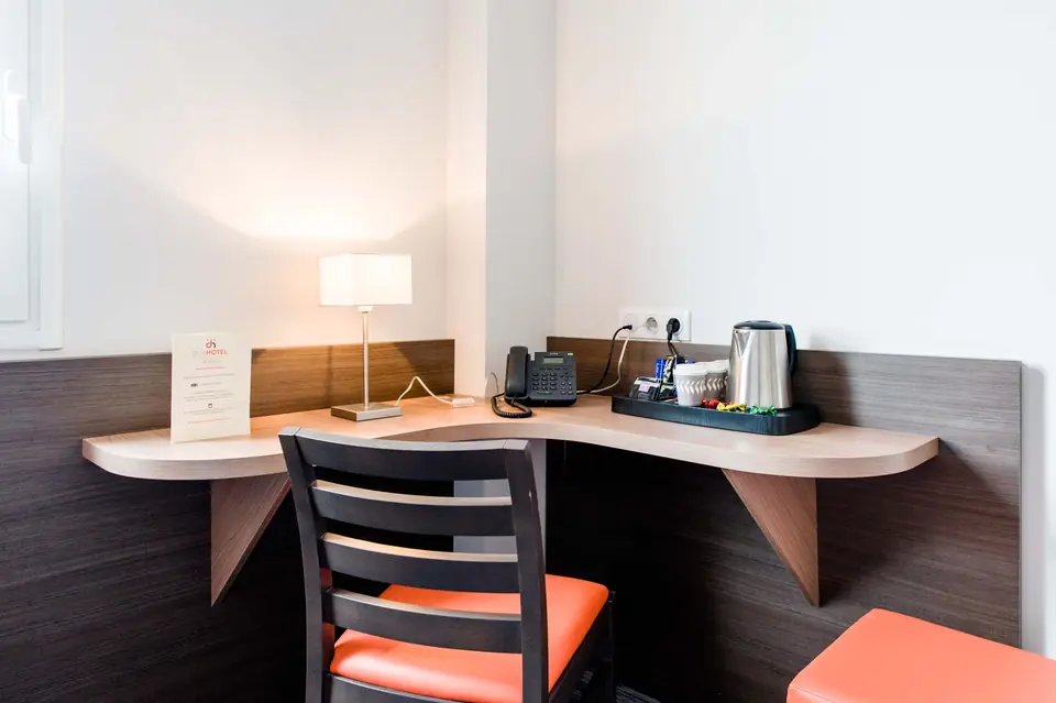 Bureau et plateau de courtoisie thé et café